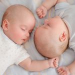 İkizlerde Uyku ve Uyku Eğitimi